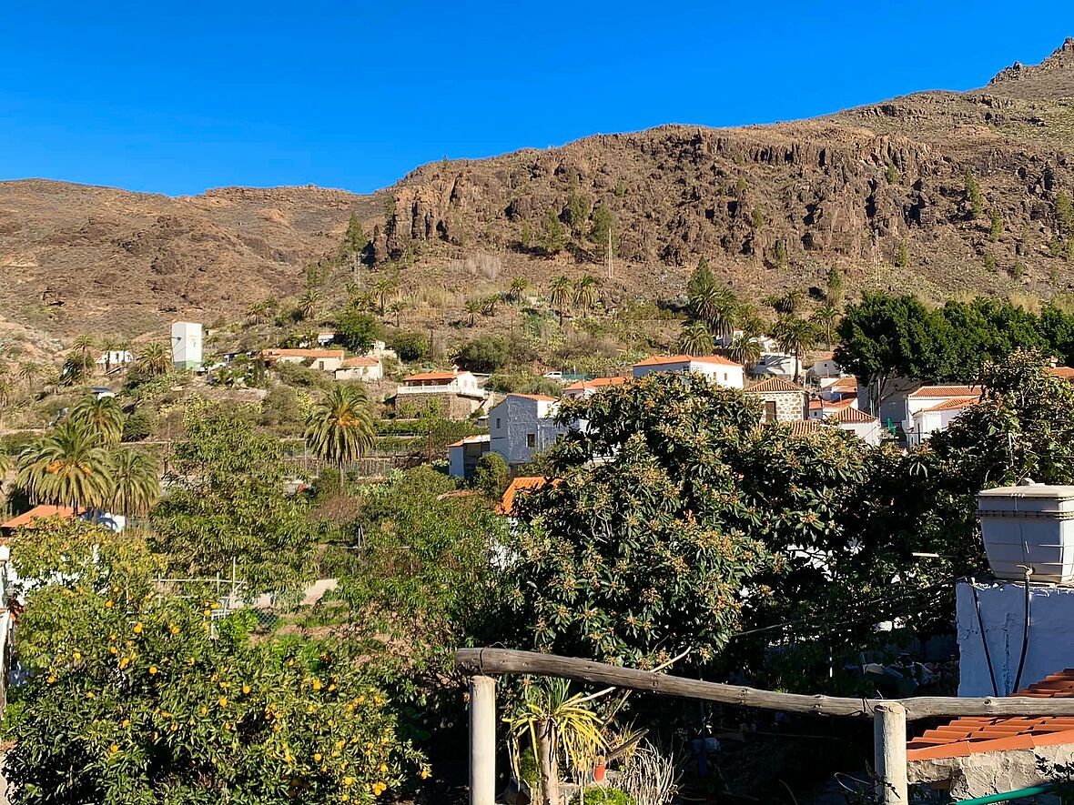 Blick auf Landschaft und Häuser Gran Canaria